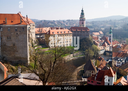 Blick auf Schloss und Cesky Krumlov Stockfoto
