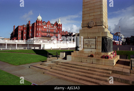 Die Blackpool Kriegerdenkmal und Metropole Hotel Stockfoto