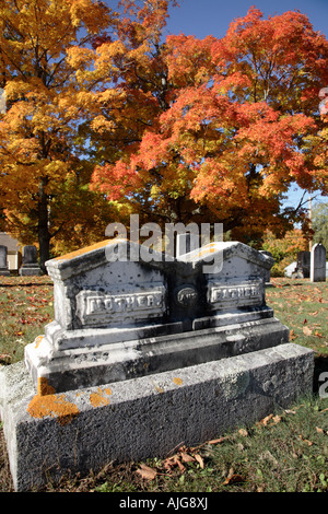 Riverside Cemetery in den Herbstmonaten befindet sich in New Market New Hampshire USA ist Teil der malerischen Neuengland Stockfoto