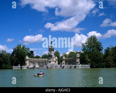 Spanien-Spanien-Madrid-Park Parque del Retiro Denkmal Alfons XII Stockfoto