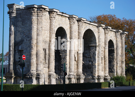 Mars Gate, Place de la Republique, Reims, Marne, Champagne-Ardenne, Frankreich Stockfoto