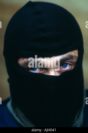 Autor und Ex-SAS-Soldat in Balaclava Andy McNab bei einer FBI-Trainingslager in Quantico, Virginia USA Stockfoto