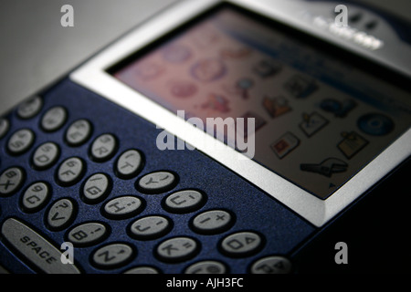 Nahaufnahme eines frühen Blackberry Palm Art Computer mit Tastatur Stockfoto