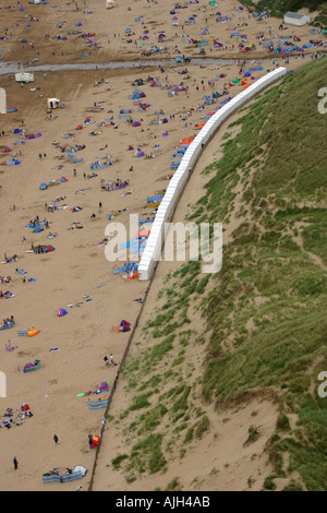 Luftaufnahme von Strand und Strandhütten in Woolacombe Devon Stockfoto