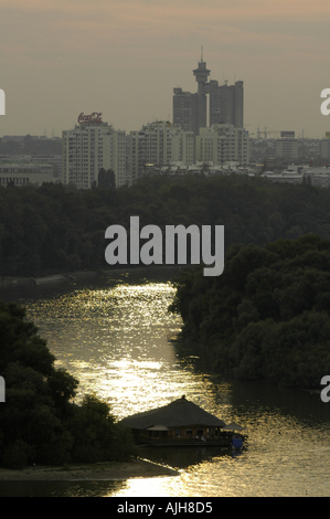 Beograd, Genex Turm Fluss Save trifft Donau Stockfoto