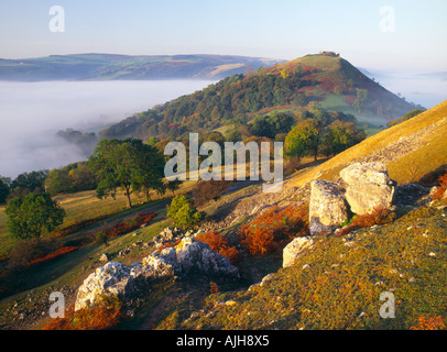 Ansicht von Castell Dinas Bran & Vale von Llangollen von Creigiau Eglwyseg, nr Llangollen, Clwyd, Wales Stockfoto