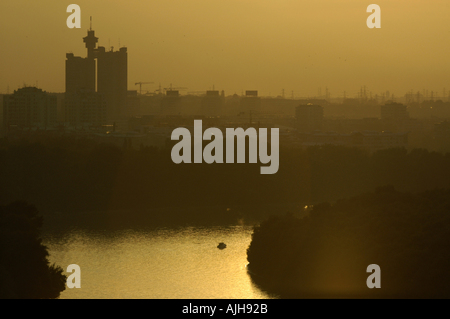 Beograd, Genex Turm Fluss Save trifft Donau Stockfoto