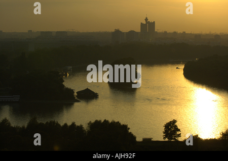 Beograd, Genex Turm Fluss Save trifft Donau Stockfoto