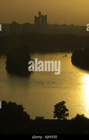 Beograd, Genex Turm Fluss Save trifft Donau Stockfoto