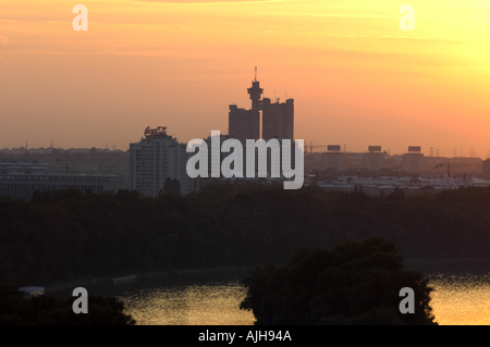 Beograd, Genex Turm Fluss Save trifft Donau Stockfoto