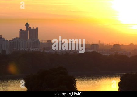 Beograd, Genex Turm Fluss Save trifft Donau Stockfoto