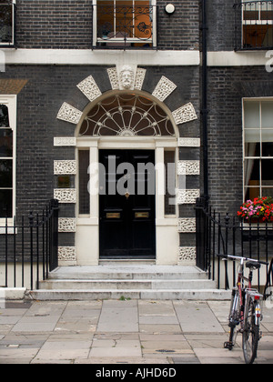 Eingangstür des Reihenhaus in Bedford Square Borough of Holborn London England UK Stockfoto