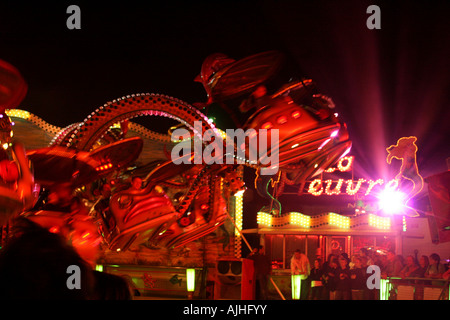 Krake Messegelände fahren mit blinkenden Lichtern, Lille, Frankreich Stockfoto