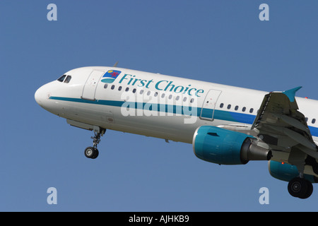 Erster Wahl Urlaub charter Flug Airline Airbus A321 ausziehen aus Bristol regionaler Flughafen Stockfoto