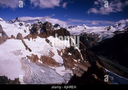 Blick vom Cerro Electrico auf das Electrico Valley in Richtung Marconi-Gletscher und südliches patagonisches Eisfeld, Patagonien, Argentinien Stockfoto