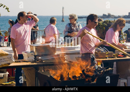 Barbecue am Strand am Fête des Vendanges Banyuls Sur Mer, Frankreich Stockfoto