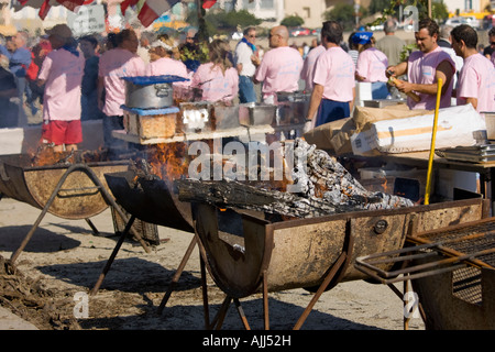 Barbecue am Strand am Fête des Vendanges Banyuls Sur Mer, Frankreich Stockfoto