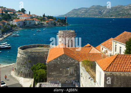 Altstadtblick von Veliki Revelin Turm in Korcula Kroatien Stockfoto