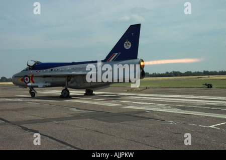 English Electric Lightning T5 Trainer in Aufwärmen (Nachbrennen) Stockfoto