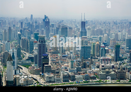 Pudong New Area und Puxi Bereich Skyline mit Fluss Huangpu, Shanghai, China Stockfoto