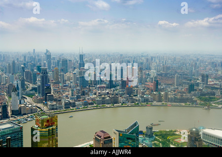 Pudong New Area und Puxi Bereich Skyline mit Fluss Huangpu, Shanghai, China Stockfoto