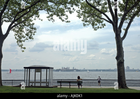 Bushaltestelle auf Governors Island, New York City Stockfoto