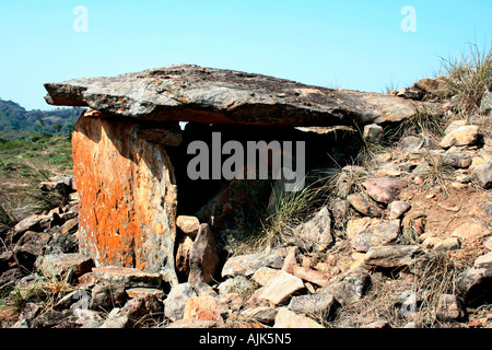 Eine alte Höhle oder Muniyara bei Marayoor, Kerala Stockfoto