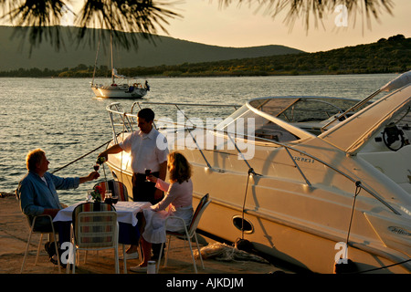 Restaurant Dalmatinka in Ilovik Auf der Insel Ilovik | Restaurant Dalmatinka in Ilovik auf der Insel Ilovik Stockfoto