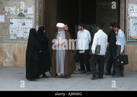 Islamischen Mullah mit Theologiestudenten, Iran Stockfoto