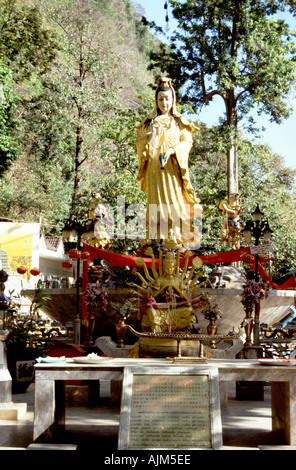 Kuan Yin, die Göttin des Mitgefühls auf der Tiger Cave Tempel-Komplex im Süden Thailands Krabi Stockfoto