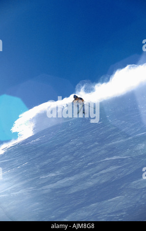 Ein Mann Ski Pulver Zuckerdose ca Stockfoto