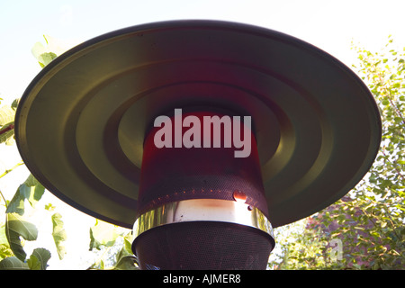 Garten Terrasse Heizung leuchtende rote Calor abgefüllt Gasbrenner Stockfoto