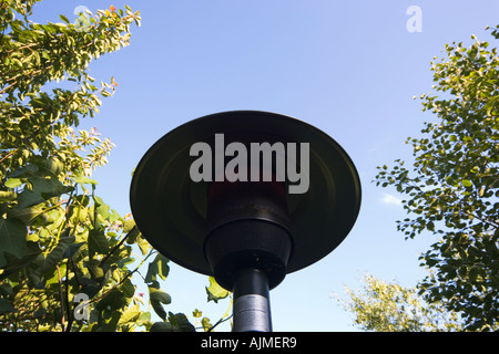 Garten Terrasse Heizung leuchtende rote Calor abgefüllt Gasbrenner Stockfoto