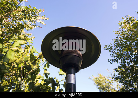 Garten Terrasse Heizung leuchtende rote Calor abgefüllt Gasbrenner Stockfoto