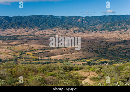 Die archäologischen Ruinen von Monte Alban alte Hauptstadt der Zapoteken Oaxaca Mexiko 2005 Stockfoto