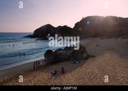 Die lange Sandbucht in Zipolite South Pacific Coast Mexiko Stockfoto