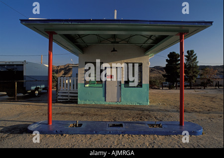 Verlassene Tankstelle entlang Rte 395 östlichen Sierras California Vereinigten Staaten von Amerika Stockfoto