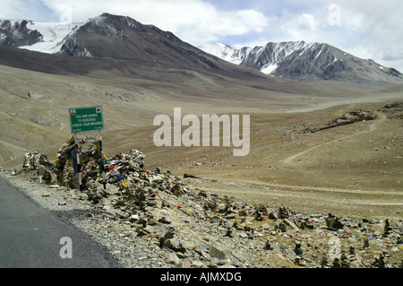 Baralacha La Höhenlage Bergpass unterwegs von Manali Leh Ladakh Indien Himalaya Stockfoto