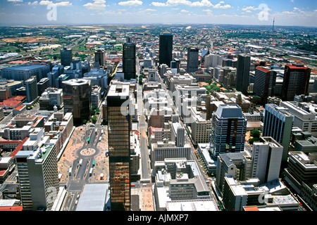 Westlicher Blick über die Stadt Johannesburg von der Spitze des Carlton Centre in Südafrika. Stockfoto
