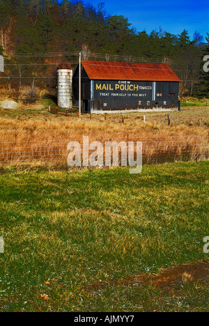 Post-Beutel-Werbung auf Scheune mit digitalen Spezialeffekt im ländlichen Pennsylvania, USA Stockfoto