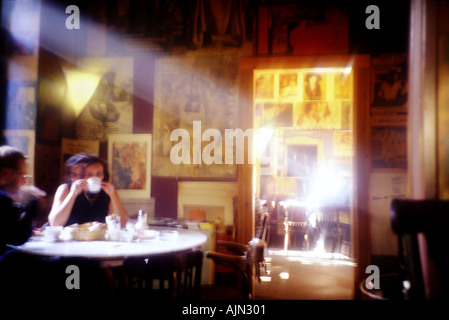 MANN FRAU KAFFEE BAR Stockfoto