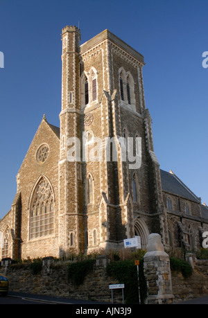 Der Turm und die Westwand des St. Maria Magdalena Kirche jetzt eine griechisch orthodoxe Kirche St Leonards Stockfoto