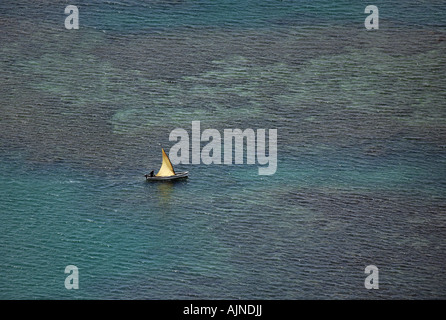 kleines Boot Segeln in Mauritius Lagune Stockfoto