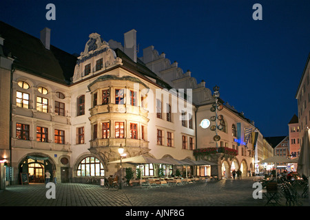 Hofbrauhaus in München in der Nacht Oberbayern Bayern Deutschland Stockfoto