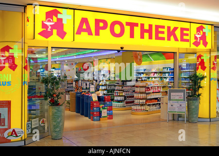 Apotheke im Einkaufszentrum Riem Arcaden in München, Bayern Stockfoto