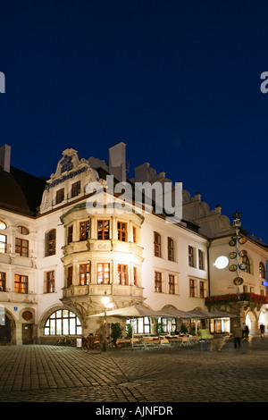 Hofbrauhaus in München in der Nacht Oberbayern Bayern Deutschland Stockfoto