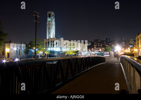 Atwater Market in der Nacht. Montreal, Quebec, Kanada Stockfoto