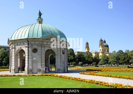 Diana-Tempel und Theatiner Kirche, Hofgarten, München, Upper Bavaria, Bayern, Deutschland Stockfoto