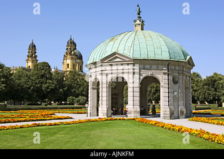 Diana-Tempel und Theatiner Kirche, Hofgarten, München, Upper Bavaria, Bayern, Deutschland Stockfoto