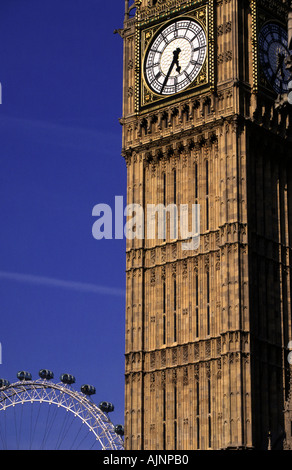 Big Ben Clock Tower und das London Eye in London UK Stockfoto